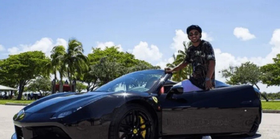 Ronaldinho Gaúcho e seus carros de luxo que deram o que falar