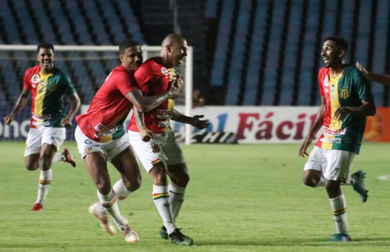 Sampaio Corrêa tem estratégia definida e se prepara para duelo contra o Grêmio há um bom tempo