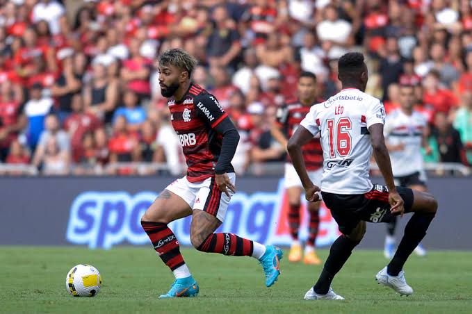 São Paulo cai diante do Flamengo e dá adeus à Copa do Brasil 