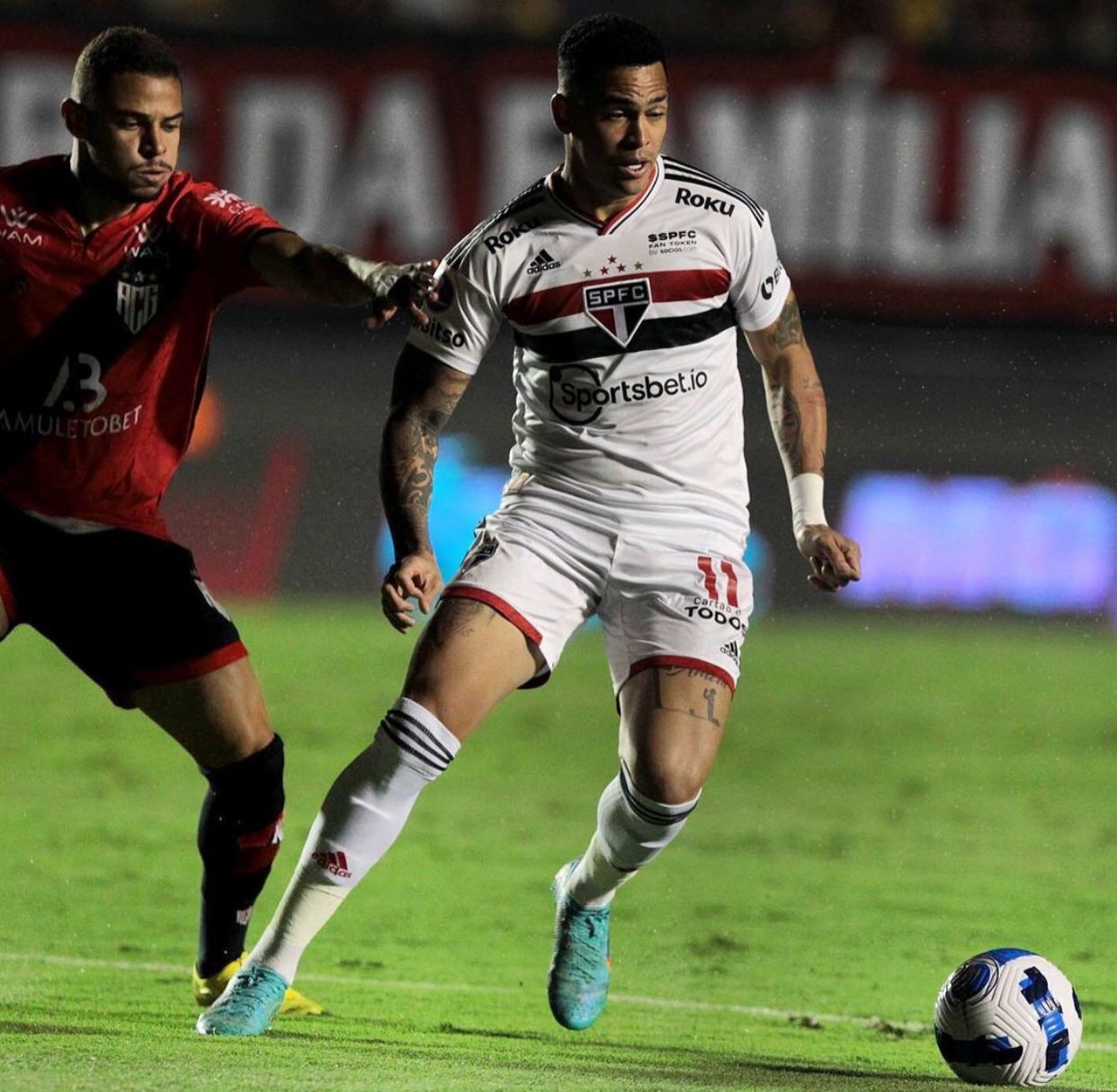 São Paulo joga mal e perde o primeiro duelo da semifinal da Sul-Americana