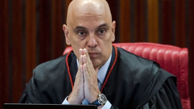 Senador protocola pedido de impeachment contra Alexandre de Moraes