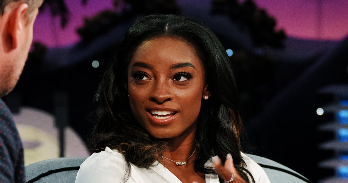 Simone Biles usa top de jersey inspirado nos anos 2000