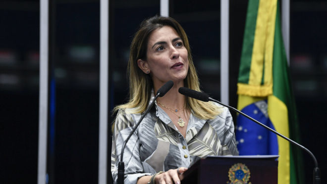 Soraya Thronicke promete isenção de imposto de renda a todos professores