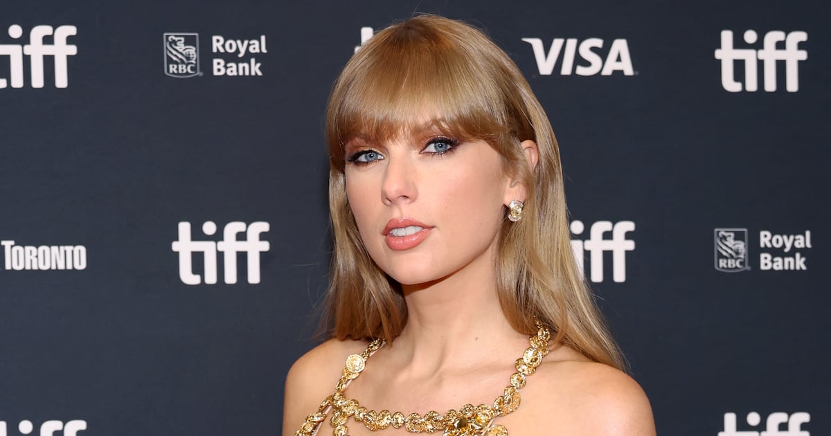 Taylor Swift usa um vestido refletivo espelhado para TIFF