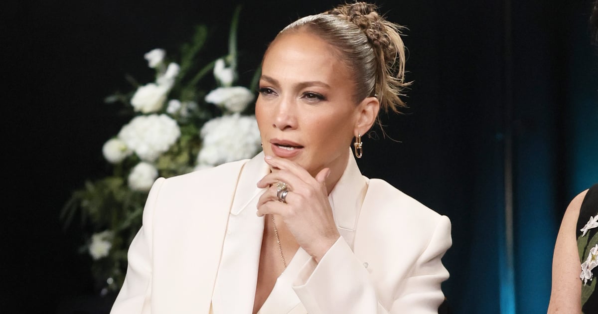 Terno Fendi branco de J Lo no evento Raising Latina Voices