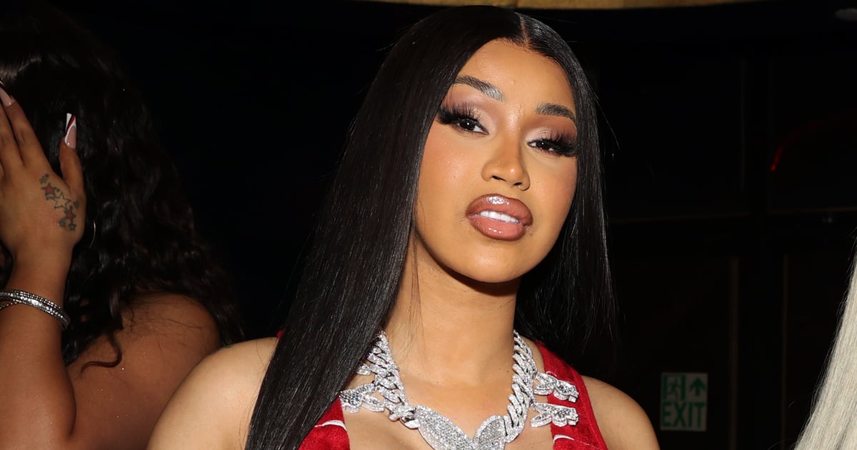 Vestido preto sem costas de Cardi B mostra sua bunda no Instagram