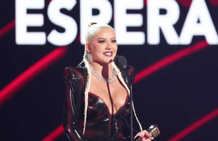 Vestido protótipo de Vênus preto de látex de Christina Aguilera