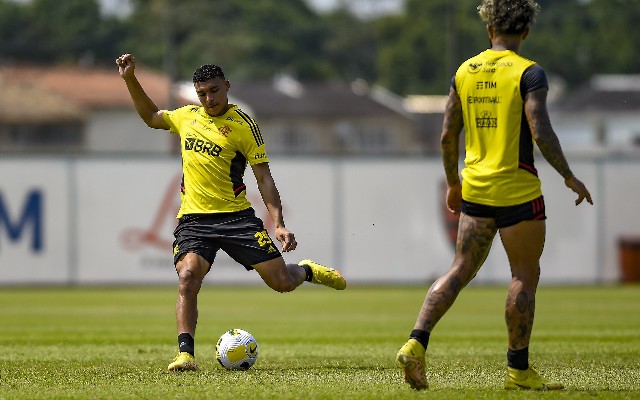 Victor Hugo se recupera e participa de treino do Flamengo com foco no Goiás – Flamengo – Notícias e jogo do Flamengo