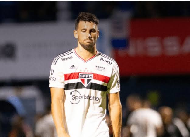 Vídeo: Calleri desencanta mas árbitro anula o gol do atacante Tricolor 