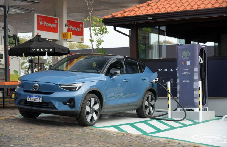 Volvo inaugura mais um eletroposto para recargas rápidas