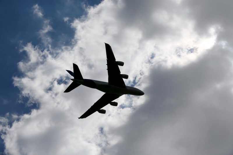 Greve de pilotos e comissários atrasa ao menos 19 voos pelo Brasil Por Estadão Conteúdo