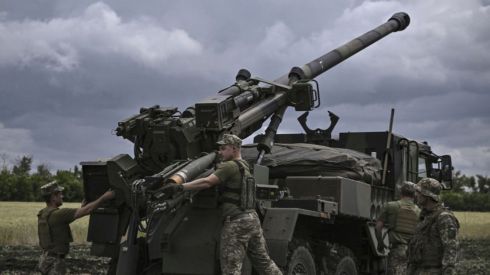 França enviará obuses rejeitados por aliado da UE para a Ucrânia – mídia — RT World News