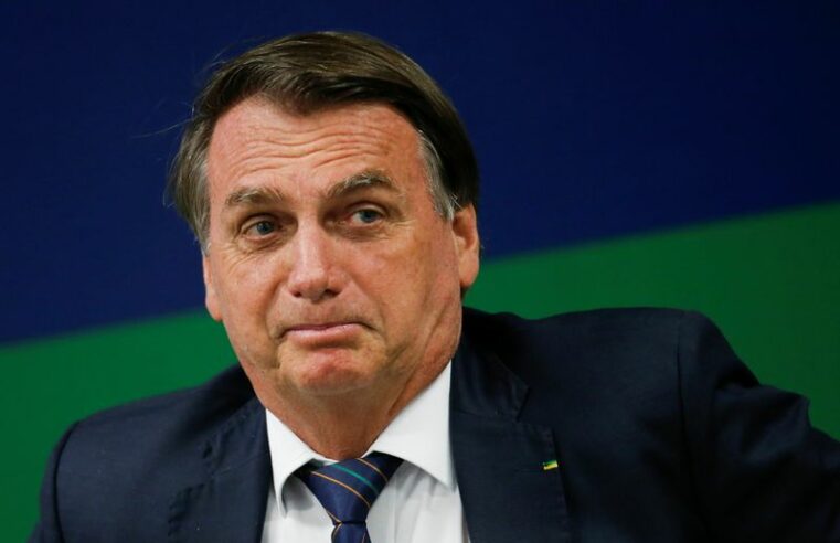Governo Bolsonaro antecipa pagamentos do Auxílio Brasil antes do segundo turno Por Reuters
