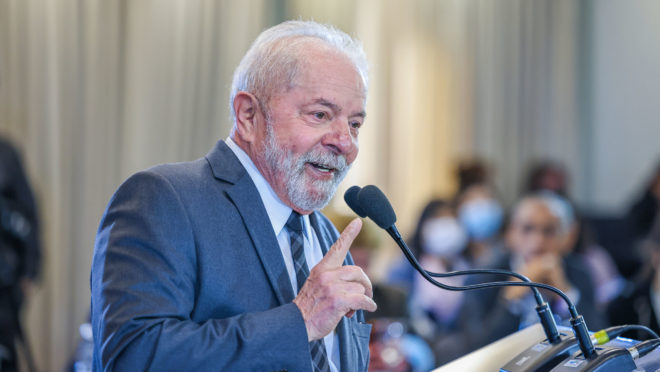 “Temos confiança de que 60% do povo brasileiro rejeitou esse governo”, diz Lula