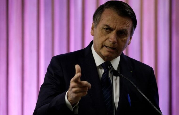Bolsonaro quer 13º do Auxílio Brasil para mulheres e antecipa caldendário com foco no 2º turno Por Reuters