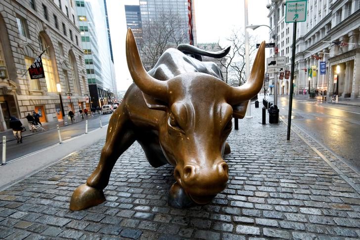 Wall Street tem forte queda após relatório de emprego consolidar perspectiva de alta dos juros Por Reuters
