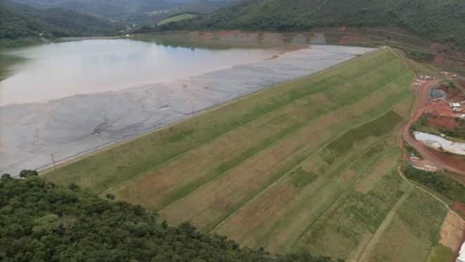 Rompimento em barragem de MG está descartado, mesmo com alerta