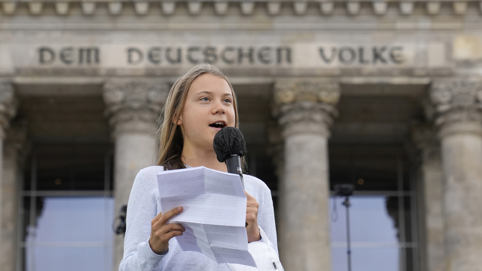 Greta Thunberg dá permissão à Alemanha para manter usinas nucleares funcionando – RT World News