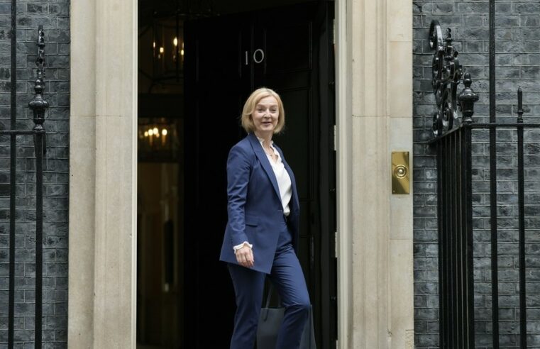 Deputados britânicos exigem renúncia de Liz Truss — RT World News