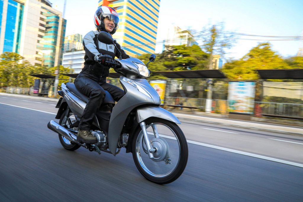 Entenda o que diz o CTB sobre o limite de cilindrada das motocicletas para circular nas estradas do território brasileiro