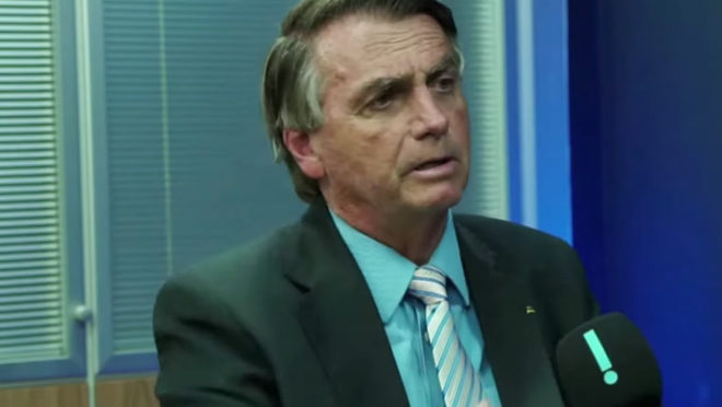 Cumpri mais a Constituição do que muitos ministros do STF, diz Bolsonaro