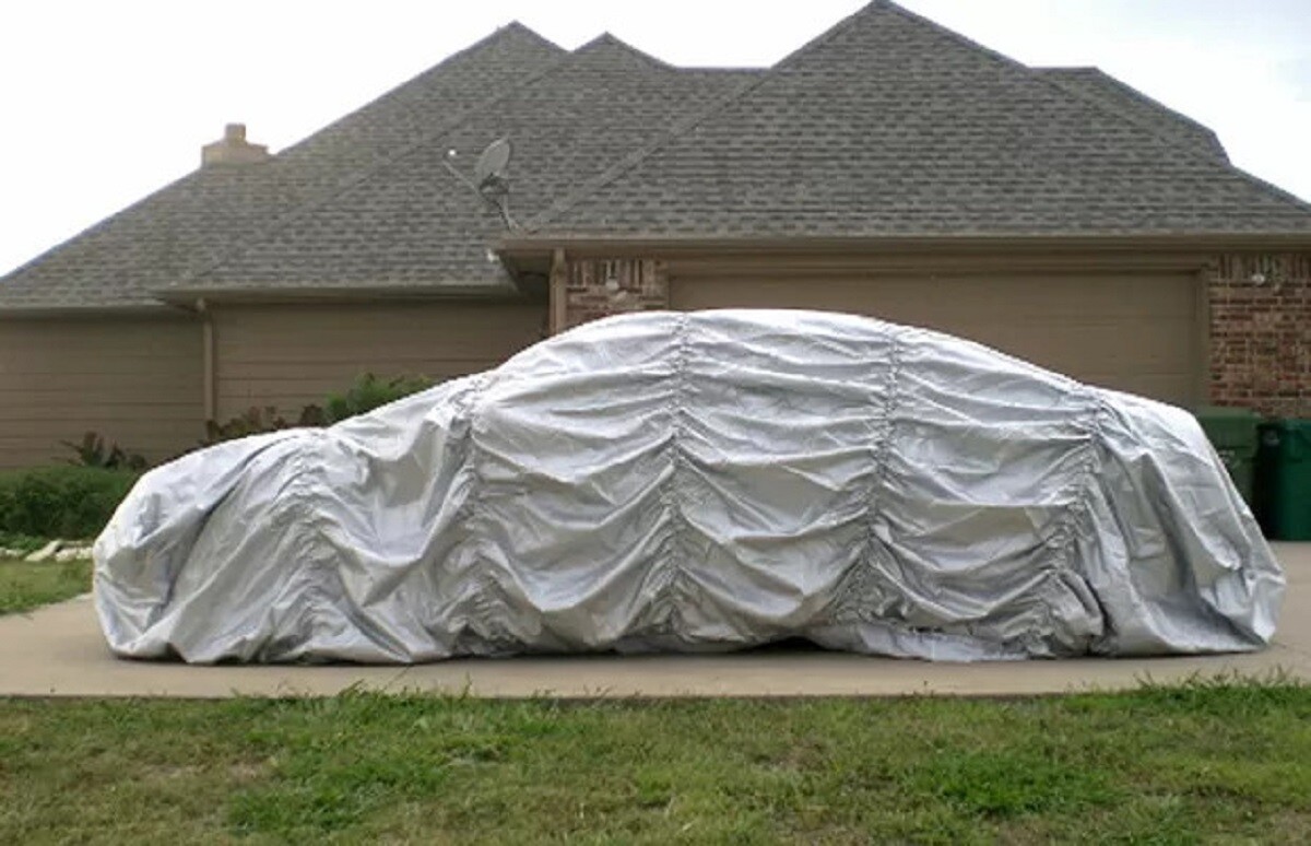 Confira as melhores capas para proteger seu carro contra sol e chuva