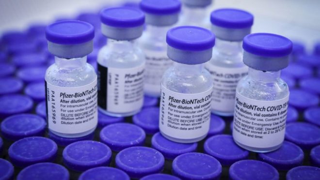 Anvisa autoriza ampliação do prazo de validade da vacina da Pfizer