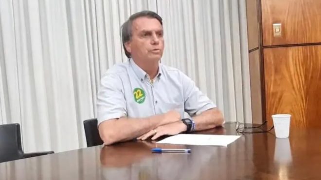 Bolsonaro aciona TSE contra inserção de Lula sobre fala de menores