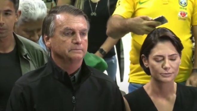 Bolsonaro e Michelle vão a evento católico em Brasília