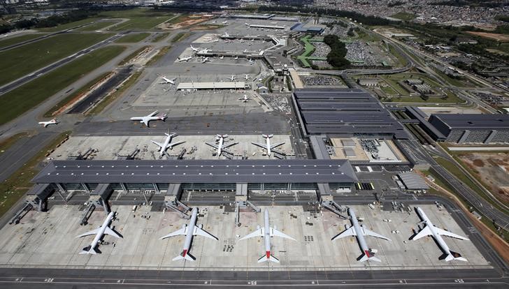 Cade volta a suspender julgamento sobre distribuição de combustível de aviação em Guarulhos Por Reuters