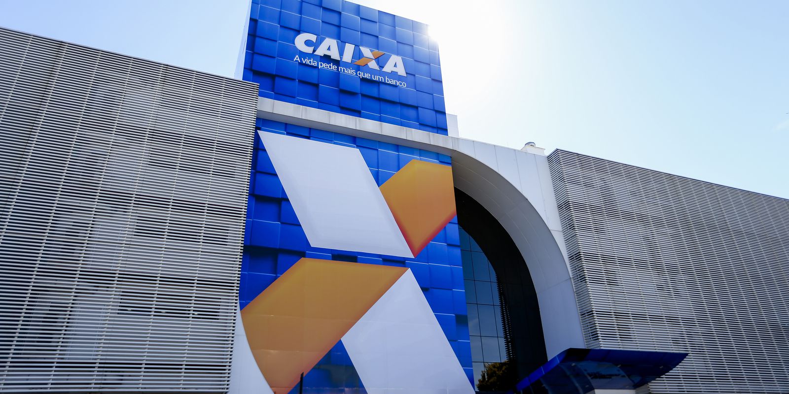 Caixa suspende consignado do Auxílio Brasil por 24 horas