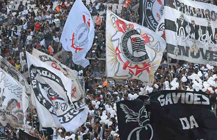 Com derrota de rival, Corinthians sobe posição no Brasileirão