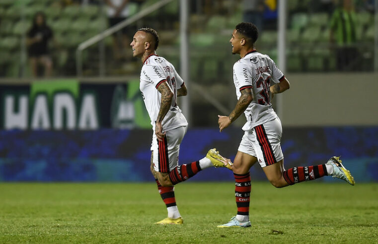 Com time reserva, Flamengo vence mais uma no Brasileirão