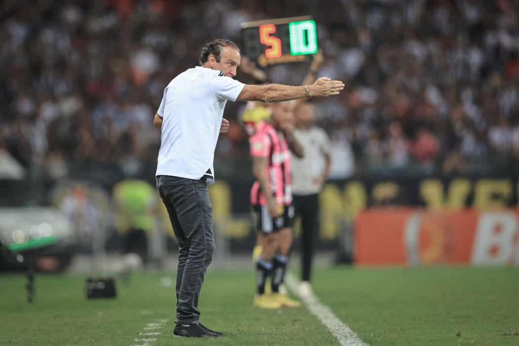 Cuca elege culpado em mais um fracasso do Galo em casa