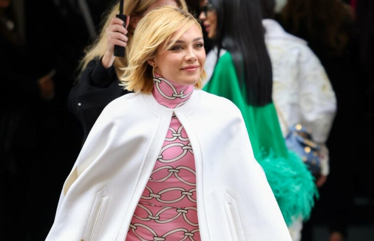 Florence Pugh participa da Semana de Moda de Paris com Valentino