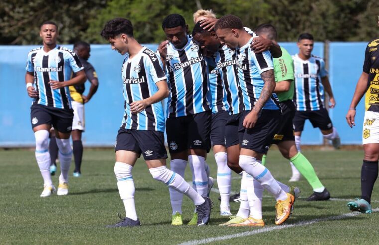 Grêmio goleia pela Copa FGF com destaque de colombiano usado por Roger Machado