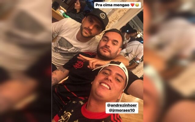 Jogador do Corinthians aparece em foto com rubro-negros em dia de final, e torcedores se irritam – Flamengo – Notícias e jogo do Flamengo