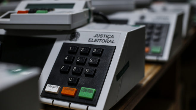 Justiça Eleitoral de SP inicia preparação das urnas eletrônicas para o 2º turno