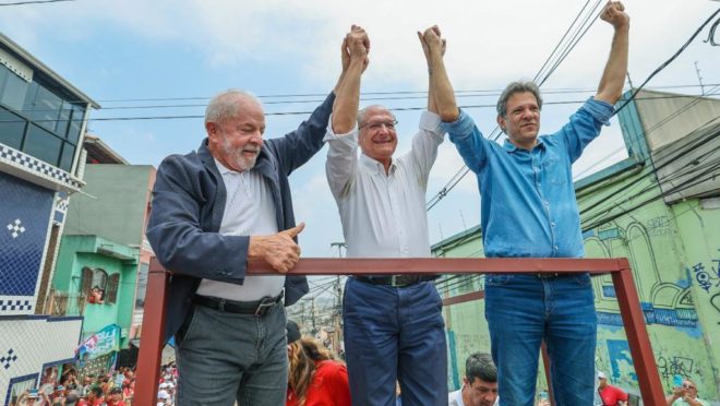 Lula participa de caminhada na Av. Paulista no último dia de campanha