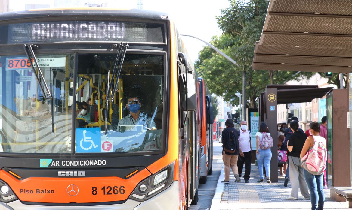 Paulistanos terão gratuidade nos ônibus para o 2º turno das igrejas