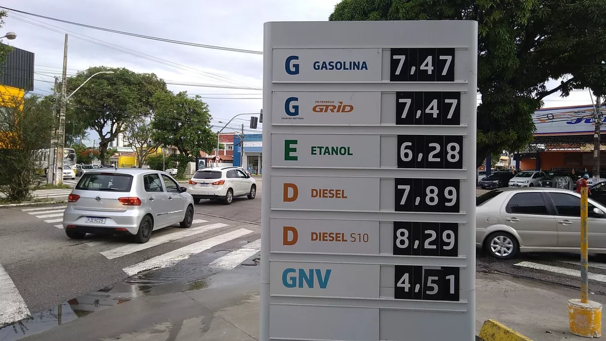 Preço da gasolina sobe em Estados brasileiros no mês de outubro