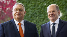 Primeiro-ministro húngaro brinca sobre chanceler alemã 'ainda estar viva'