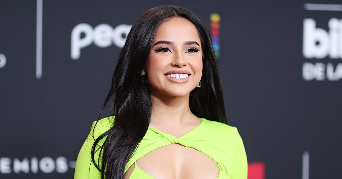 Vestido Neon de Becky G no Billboard Latin Music Awards