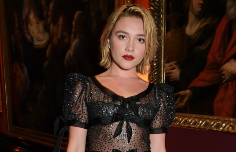 Vestido preto Rodarte transparente de Florence Pugh