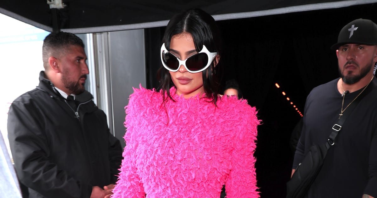 Vestido rosa Balenciaga de Kylie Jenner na Paris Fashion Week