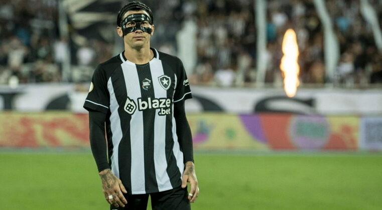 Victor Cuesta celebra grande fase com a camisa do Botafogo – Esportes