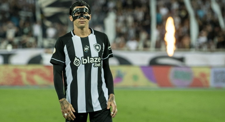 Victor Cuesta celebra grande fase com a camisa do Botafogo – Esportes