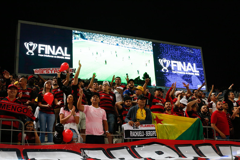 Viu essa? Final da Copa do Brasil 2022 teve confusão entre torcidas do Flamengo e do Corinthians