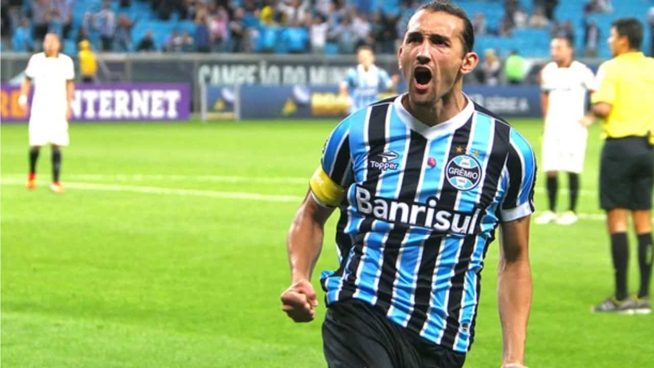 há exatos 11 anos, Grêmio vencia o Corinthians na Arena