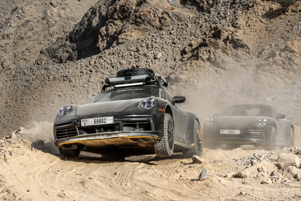 Confira os detalhes da nova versão do Porsche 911. O esportivo foi transformado em um SUV com capacidade para o off-road
